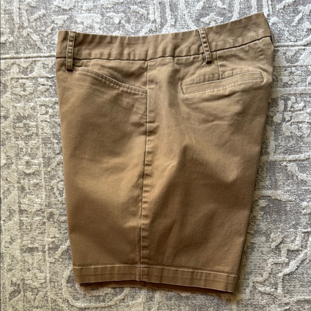 Lands End Women’s Tan Shorts